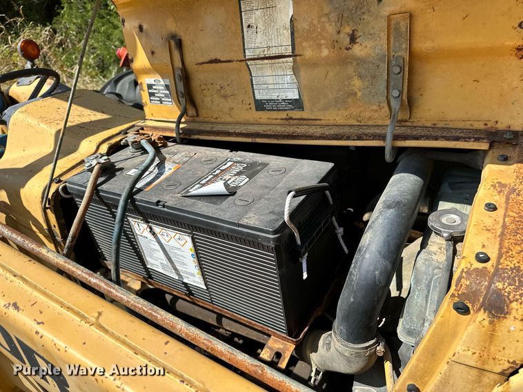 image for item OC9221 1985  Ford 340B  tractor