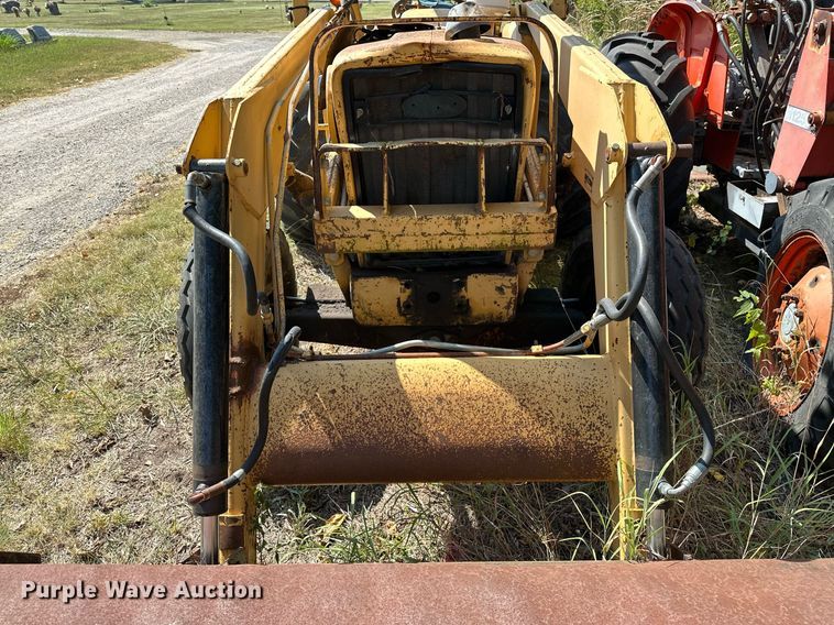 image for item OC9221 1985  Ford 340B  tractor