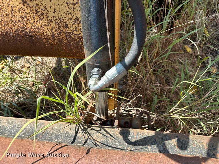 image for item OC9221 1985  Ford 340B  tractor