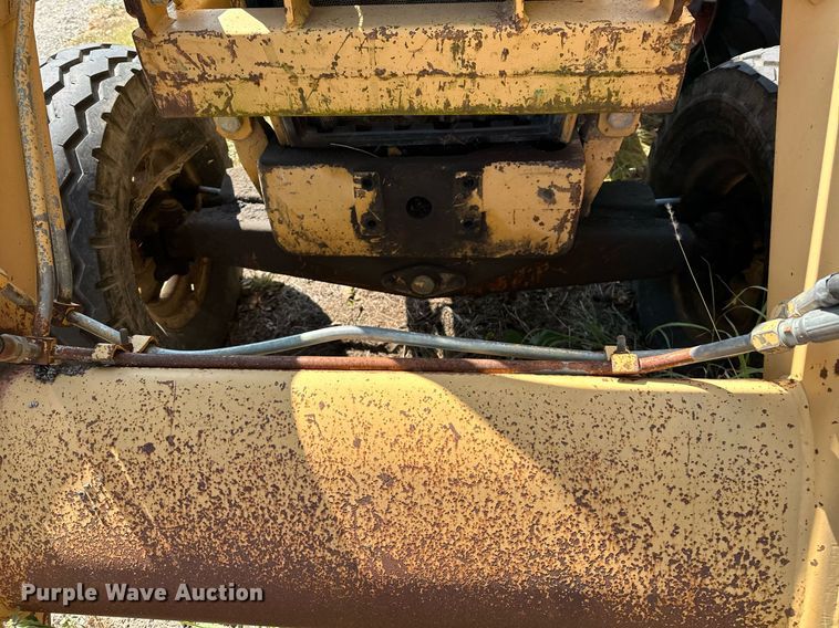 image for item OC9221 1985  Ford 340B  tractor