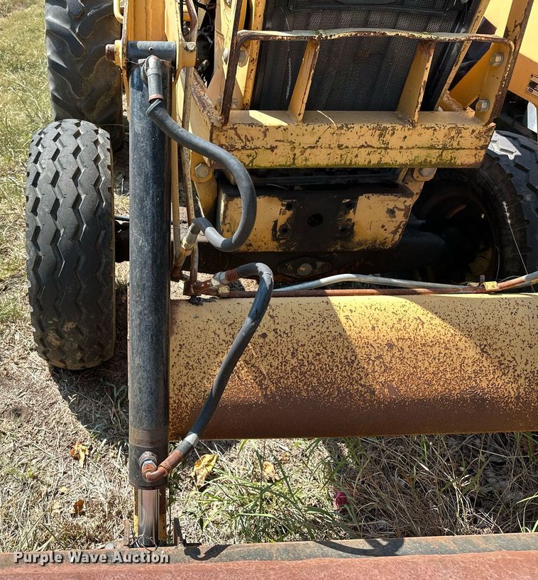 image for item OC9221 1985  Ford 340B  tractor