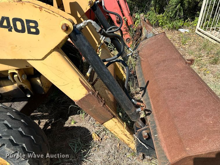 image for item OC9221 1985  Ford 340B  tractor