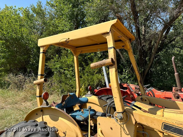 image for item OC9221 1985  Ford 340B  tractor