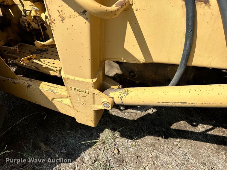 image for item OC9221 1985  Ford 340B  tractor