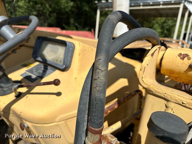 image for item OC9221 1985  Ford 340B  tractor