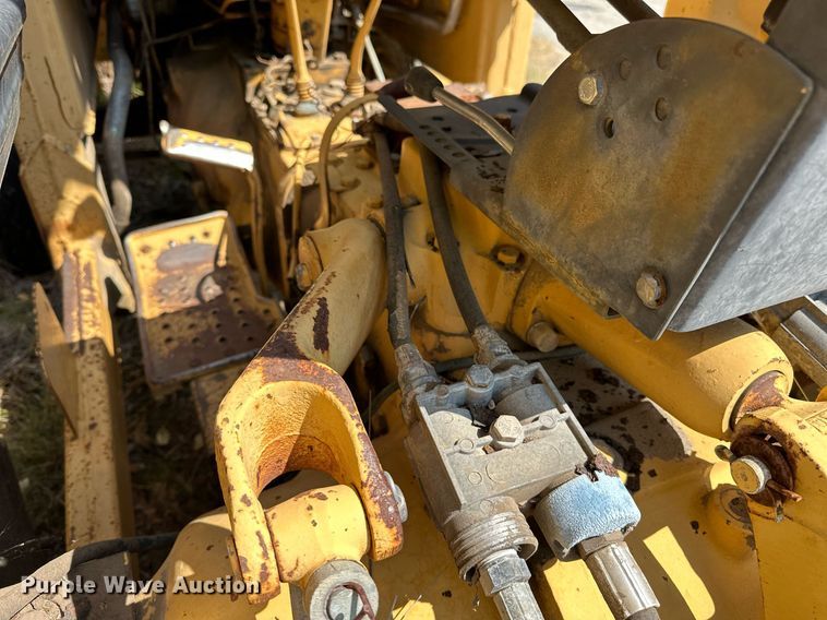 image for item OC9221 1985  Ford 340B  tractor