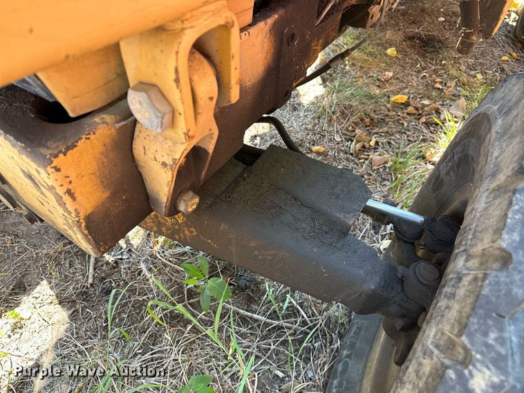 image for item OC9221 1985  Ford 340B  tractor