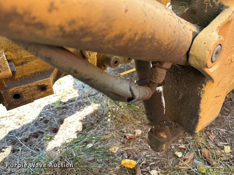 image for item OC9221 1985  Ford 340B  tractor