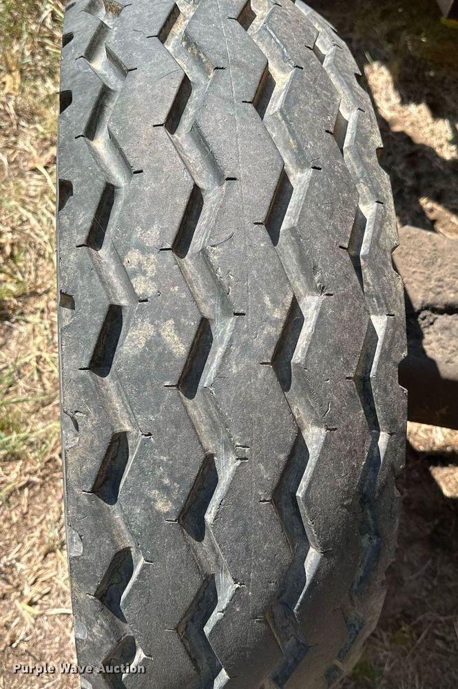 image for item OC9221 1985  Ford 340B  tractor