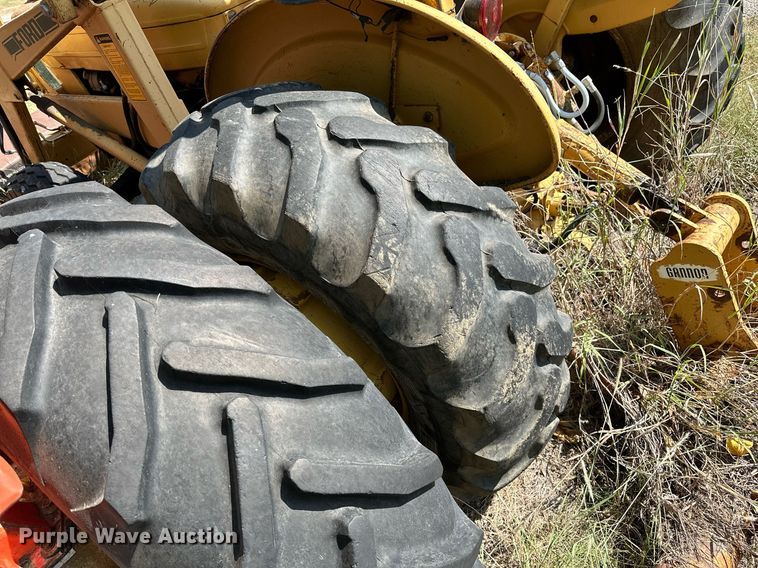 image for item OC9221 1985  Ford 340B  tractor