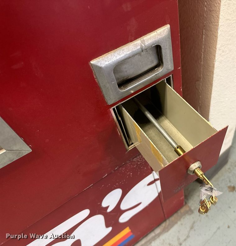 image for item OC9492 (2) vending machines