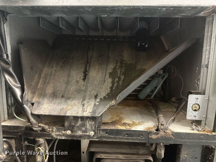 image for item OC9492 (2) vending machines