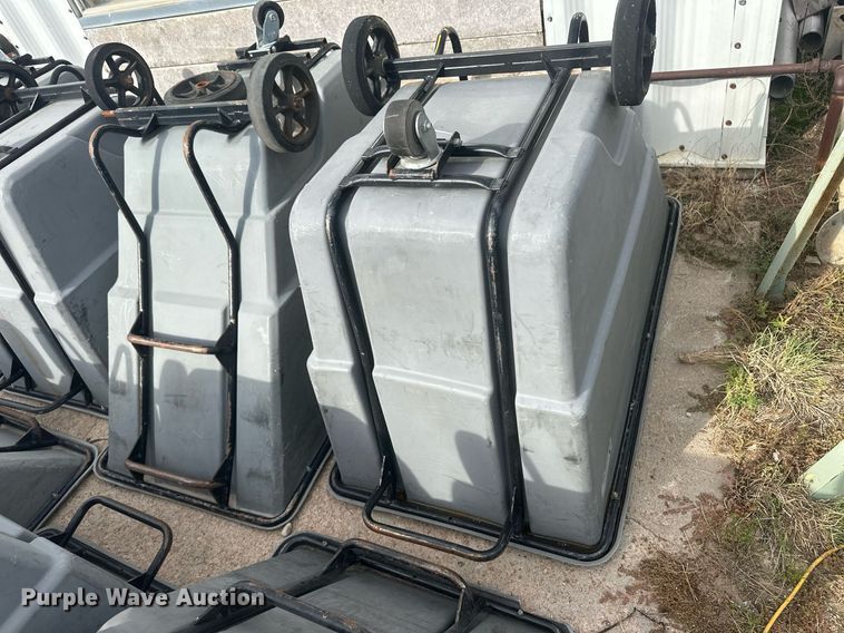 image for item OC9493 (15) poly trash carts