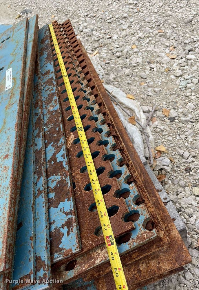 image for item OC9551 Motor grader parts