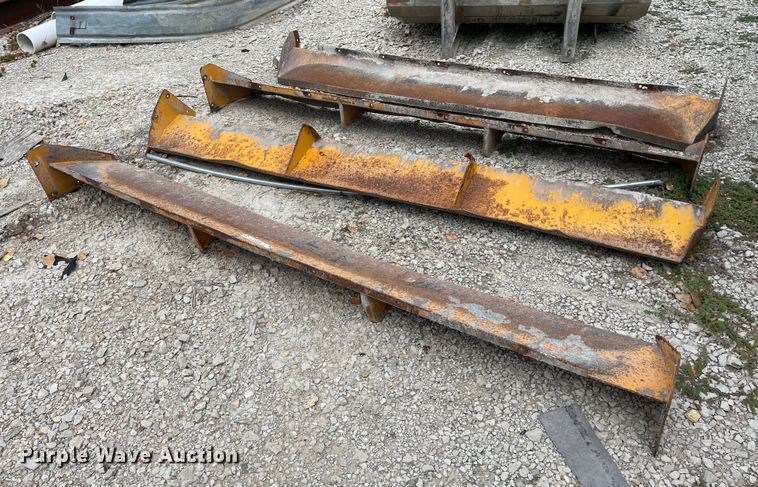 image for item OC9552 (4) spreader aprons