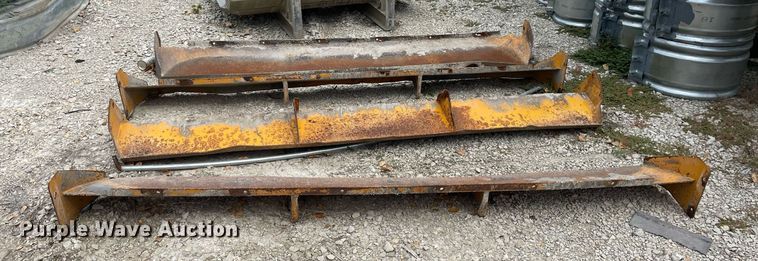 image for item OC9552 (4) spreader aprons