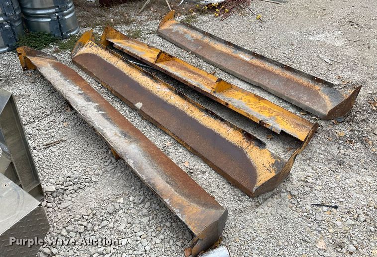 image for item OC9552 (4) spreader aprons