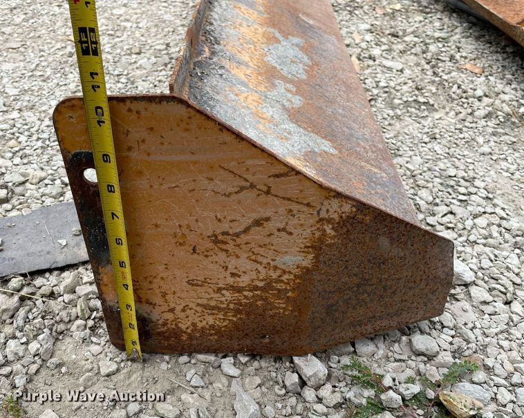 image for item OC9552 (4) spreader aprons