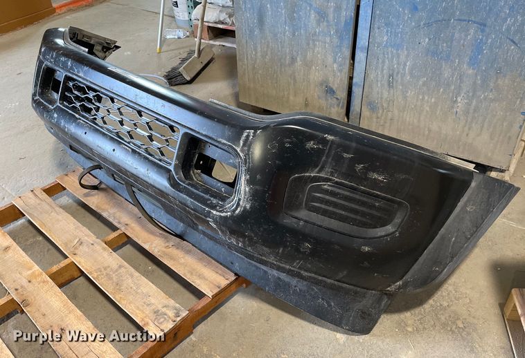image for item OC9553 2022 Dodge Ram 5500 front bumper