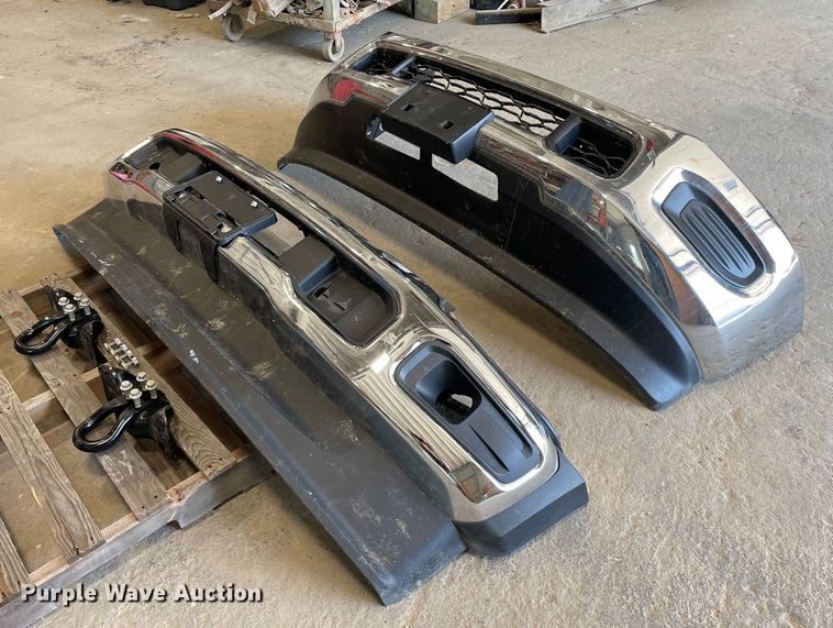 image for item OC9554 (2) front bumpers