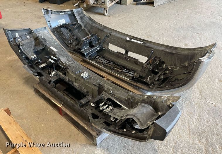 image for item OC9554 (2) front bumpers