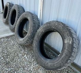 image for item OF9035 (4) Goodyear 8R19.5 tires
