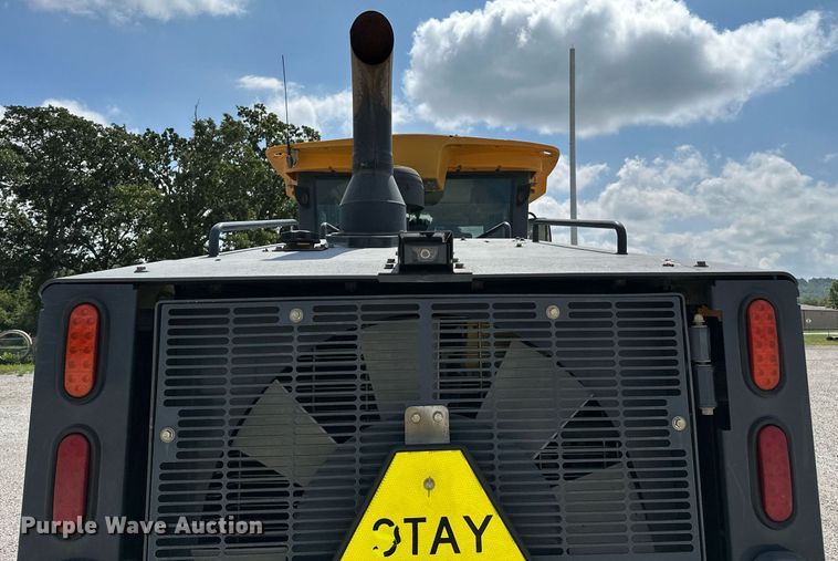 image for item OG9165 2012 John Deere 770 GP  motor grader