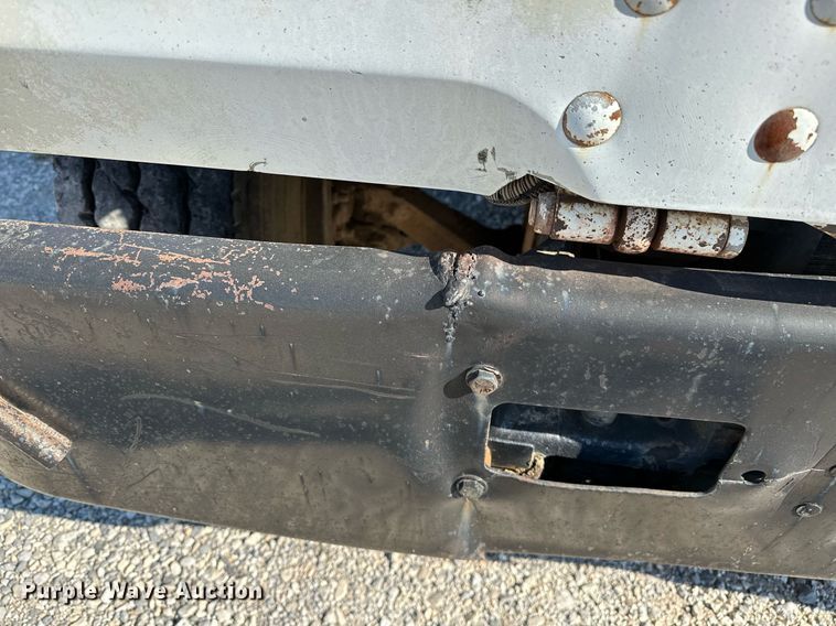 image for item OG9169 1985 Mack R686ST  semi truck