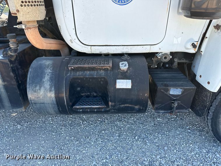 image for item OG9169 1985 Mack R686ST  semi truck