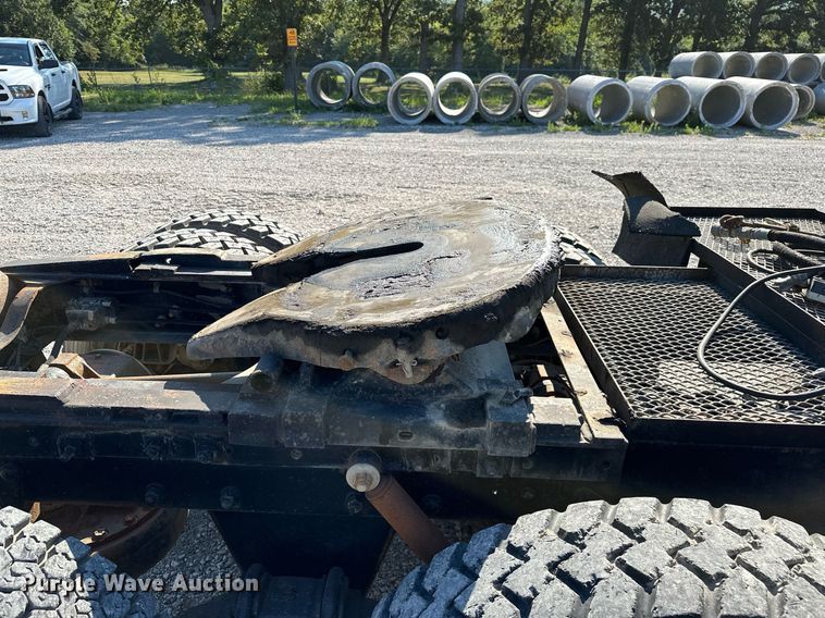 image for item OG9169 1985 Mack R686ST  semi truck