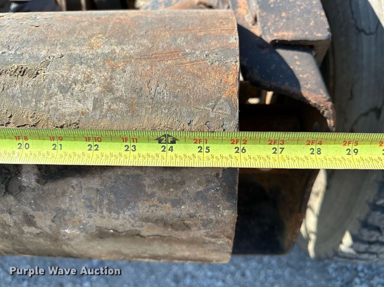 image for item OG9169 1985 Mack R686ST  semi truck