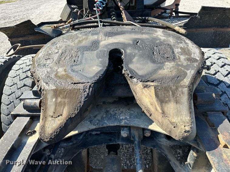 image for item OG9169 1985 Mack R686ST  semi truck