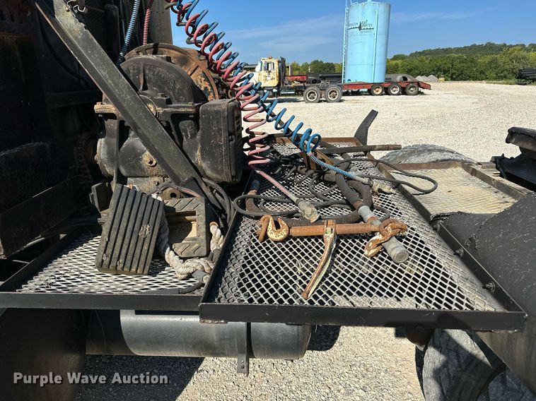 image for item OG9169 1985 Mack R686ST  semi truck