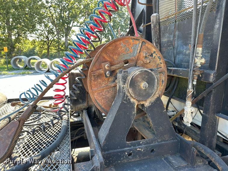 image for item OG9169 1985 Mack R686ST  semi truck