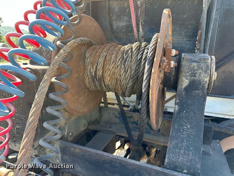 image for item OG9169 1985 Mack R686ST  semi truck