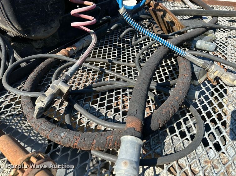 image for item OG9169 1985 Mack R686ST  semi truck