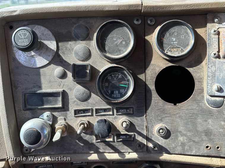 image for item OG9169 1985 Mack R686ST  semi truck