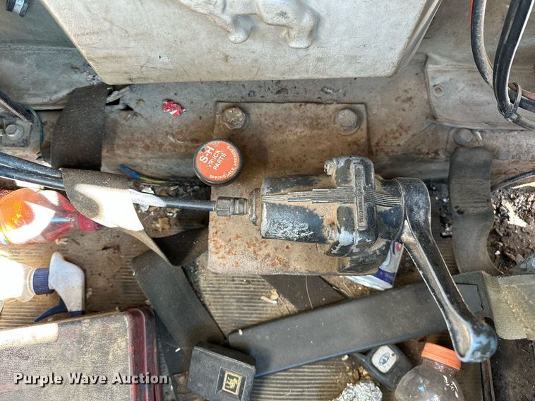 image for item OG9169 1985 Mack R686ST  semi truck