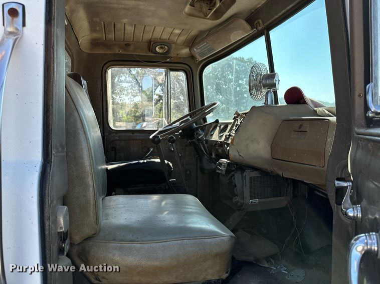 image for item OG9169 1985 Mack R686ST  semi truck