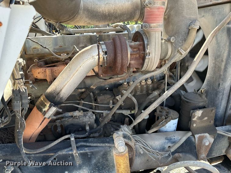 image for item OG9169 1985 Mack R686ST  semi truck