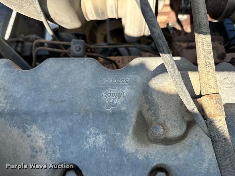 image for item OG9169 1985 Mack R686ST  semi truck