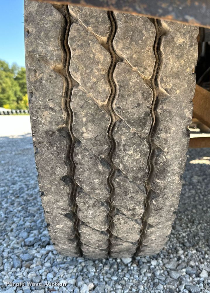 image for item OG9169 1985 Mack R686ST  semi truck