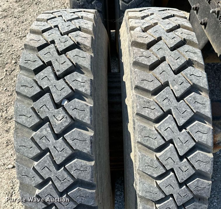 image for item OG9169 1985 Mack R686ST  semi truck