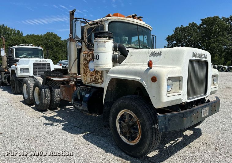 image for item OG9170 1980 Mack RD688S  semi truck