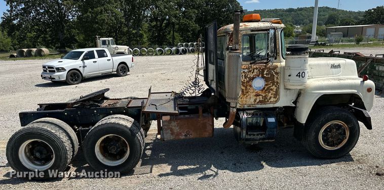 image for item OG9170 1980 Mack RD688S  semi truck