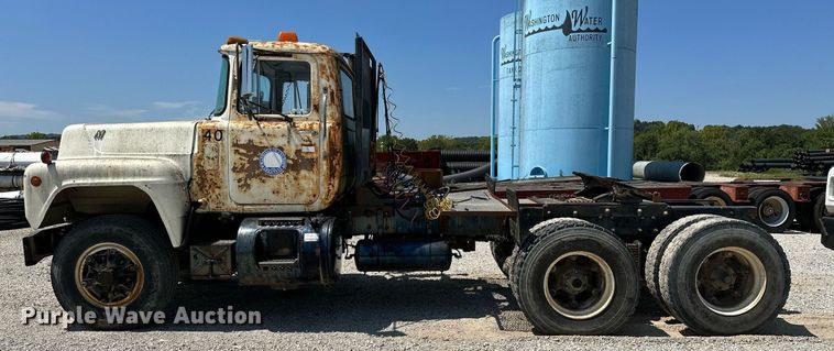 image for item OG9170 1980 Mack RD688S  semi truck