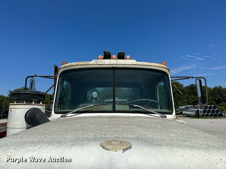 image for item OG9170 1980 Mack RD688S  semi truck