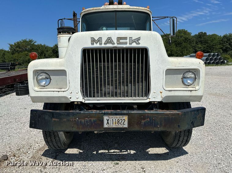 image for item OG9170 1980 Mack RD688S  semi truck
