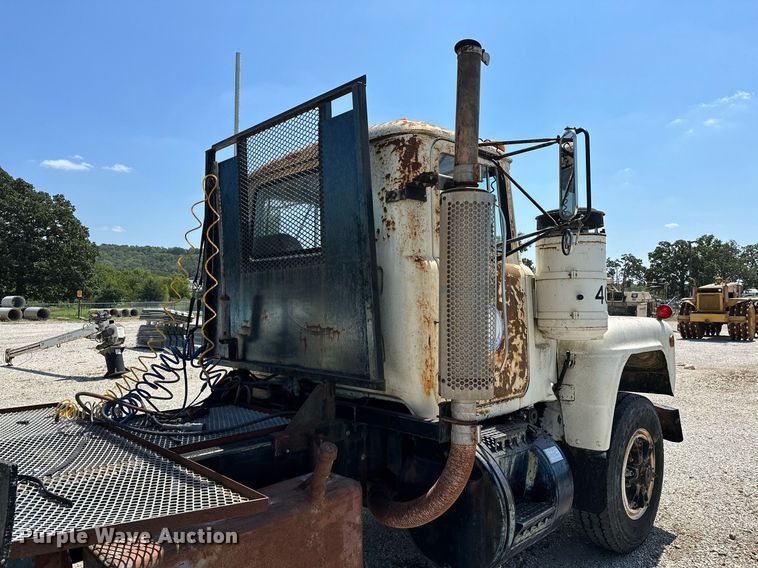 image for item OG9170 1980 Mack RD688S  semi truck
