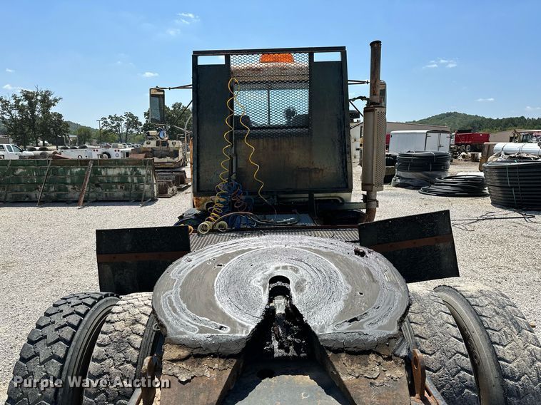 image for item OG9170 1980 Mack RD688S  semi truck